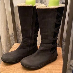 TEVA (size 8.5) Figueroa Leather Waterproof Boots